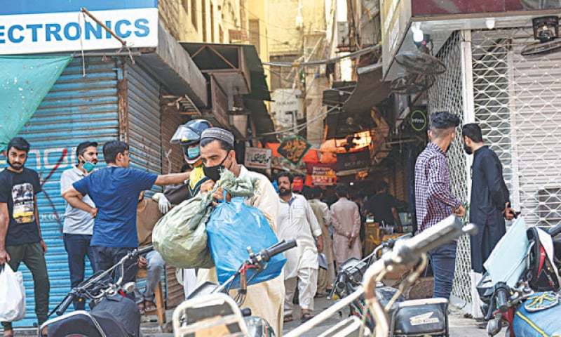 KP traders allege high-handedness by district admins on pretext of Covid-19 SOPs