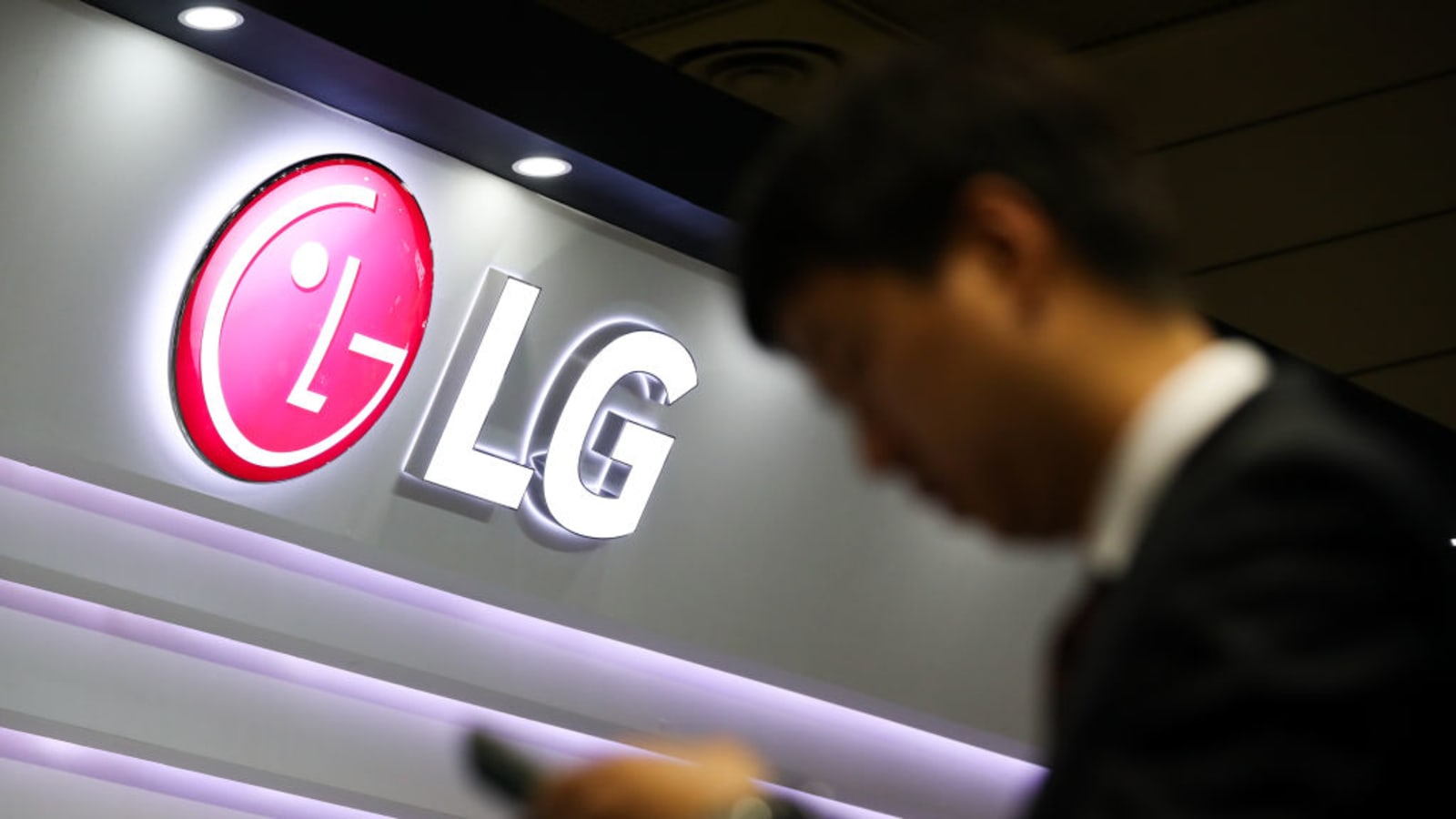 LG and Magna announce billion dollar joint venture in electric car gear