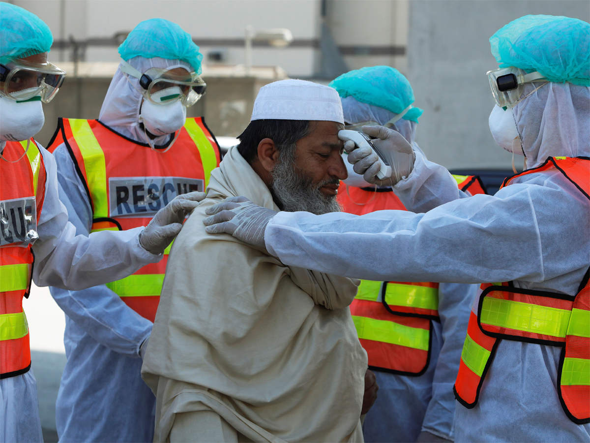 Punjab, KP to vaccinate population in phases