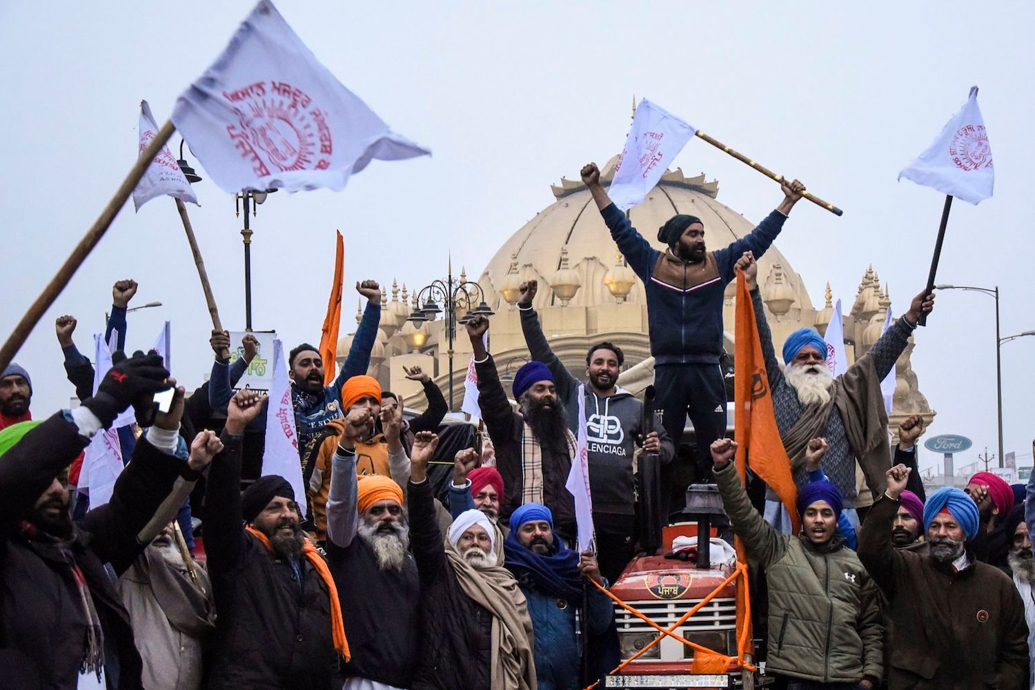 Indian govt offers to suspend farm reforms; farmers may call off protests