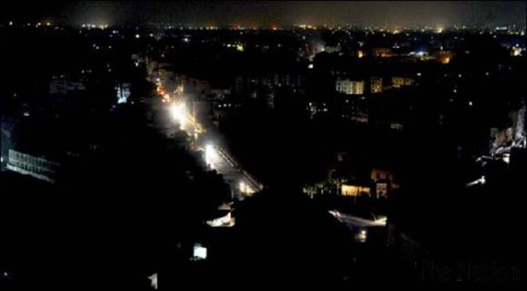 National power grid breakdown plunges Pakistan into darkness