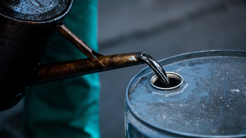 China’s annual crude oil imports drop for first time in 20 years