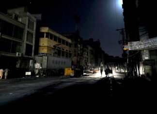 Consumers hit by hours-long loadshedding as electricity shortfall surges to 4,000 MW