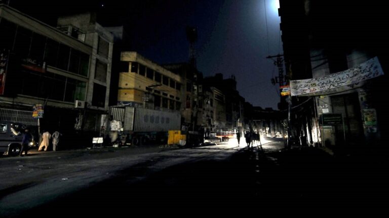 Govt announces 3 and half hours load shedding from today (Tuesday)