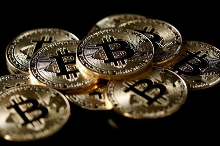 Bitcoin plummets as doubts grow over sky-high valuation