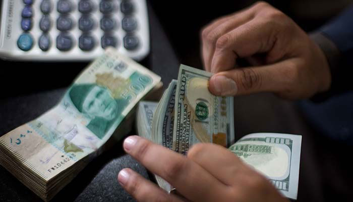 Dollar falls to Rs158.76 as rupee continues winning streak