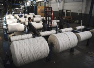 Report warns Karachi textile workers face dangerous heat exposure as factories lack cooling and safety measures