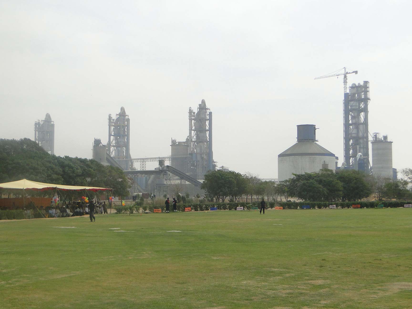 Lucky Cement finds some luck in...Iraq