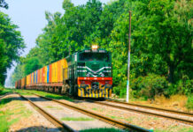 Container train between Lahore, Karachi launched