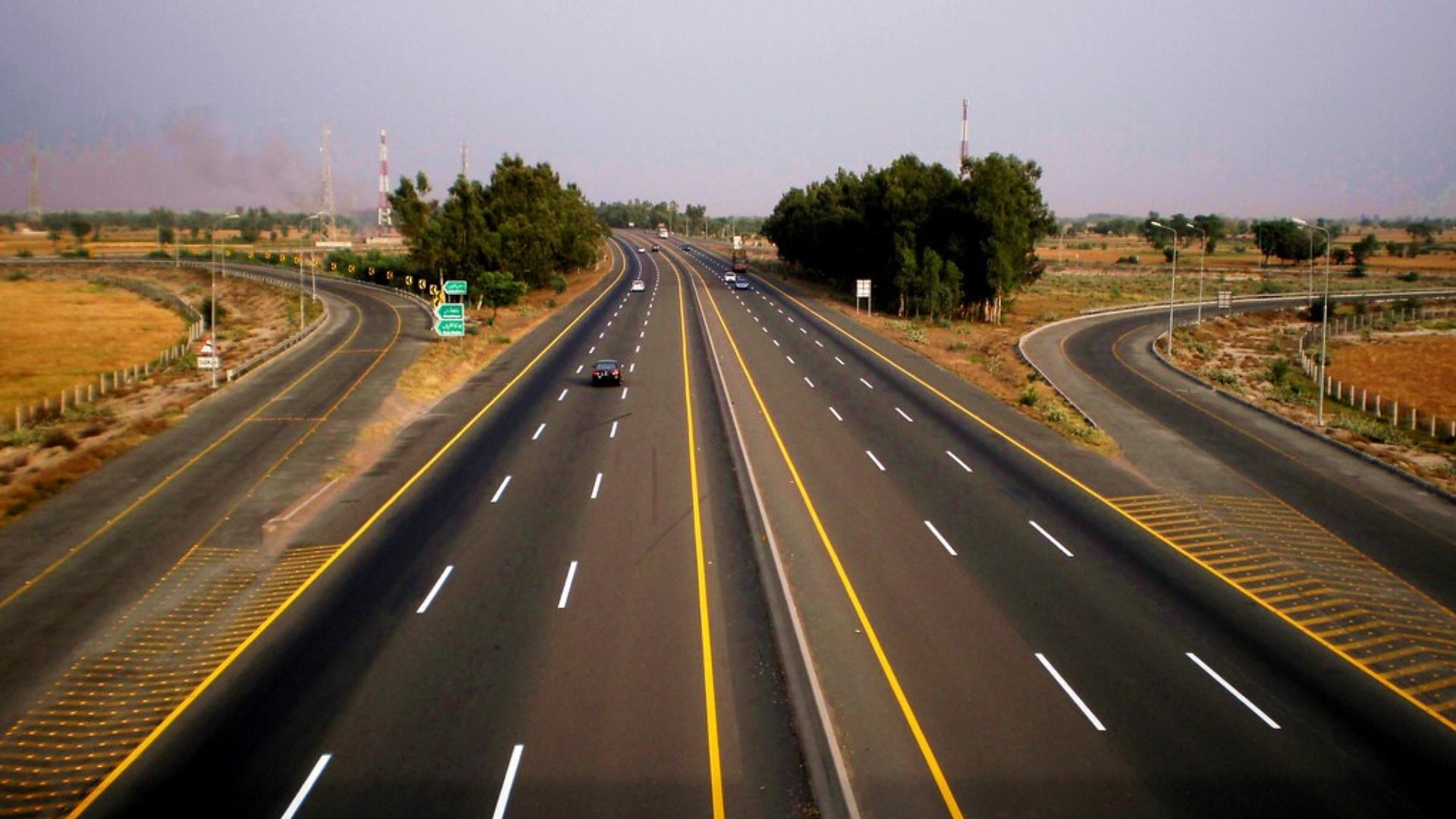 This road is. Дорога Пекин Пакистан. Карачи Пакистан. Автомагистраль. Хайвей автомагистраль.