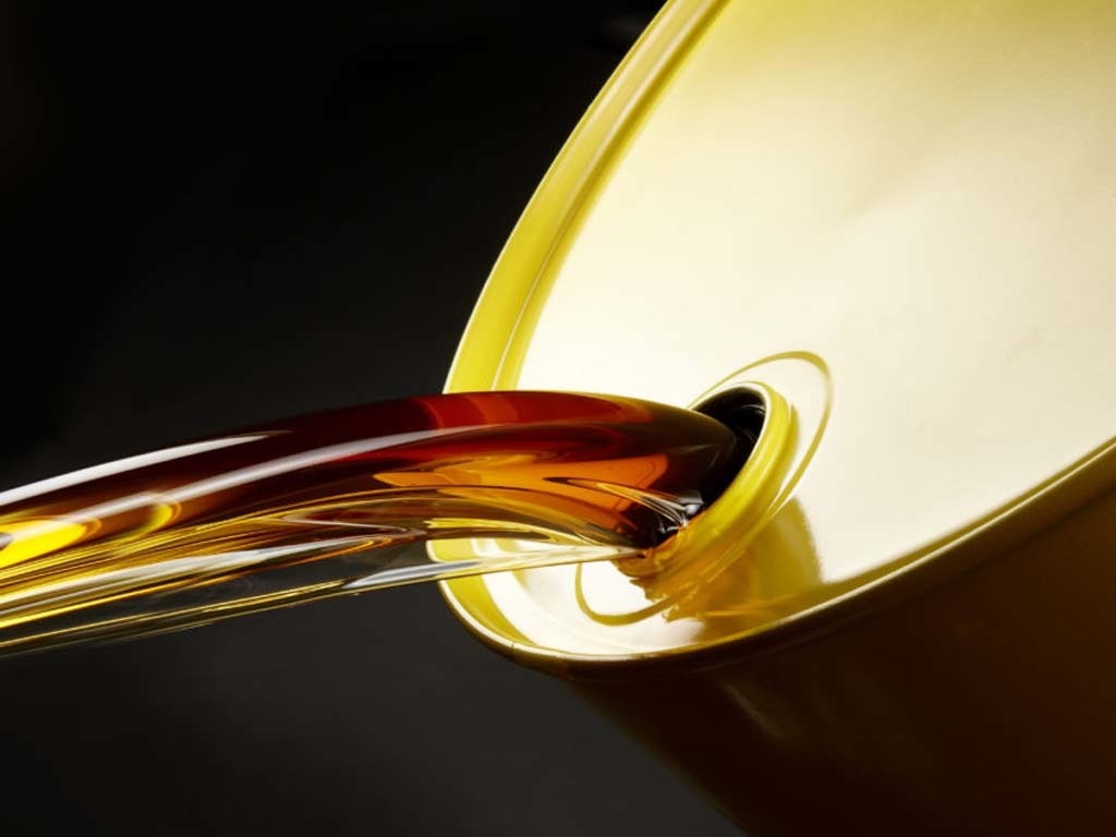 Oil rises on optimism of quick recovery in global demand