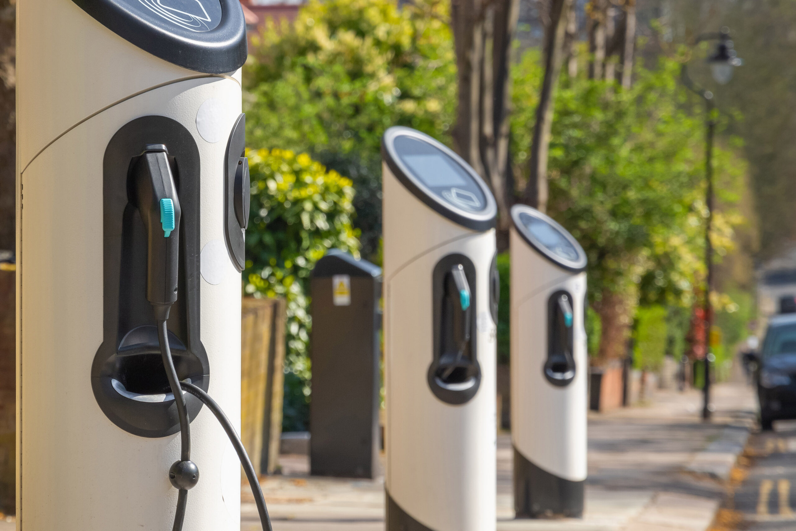 No regulator to supervise charging points for EVs