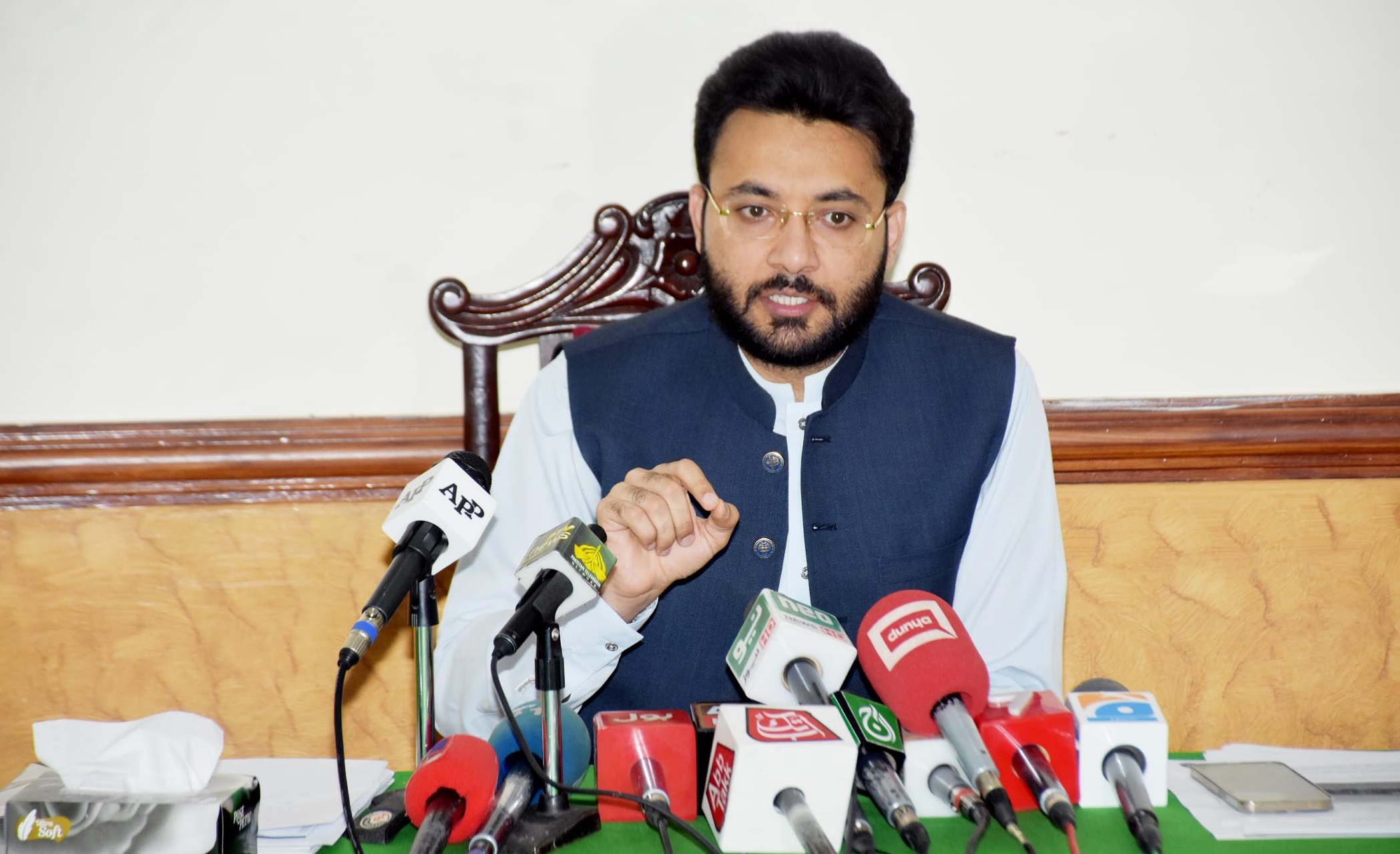 Textile sector booming, records $1.49bn exports in July: Farrukh