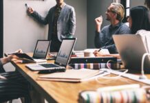 Storytelling in business: The fine line between inspiration and manipulation