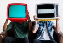 The badly kept secret of how Pakistan’s $2 billion media industry keeps losing money