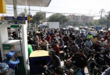 Petrol dealers call off strike as govt gives in to their demands