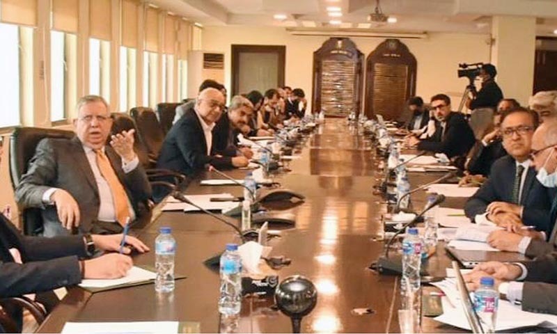 Tarin directs Ministry of Industries to move against rising prices of edible oil