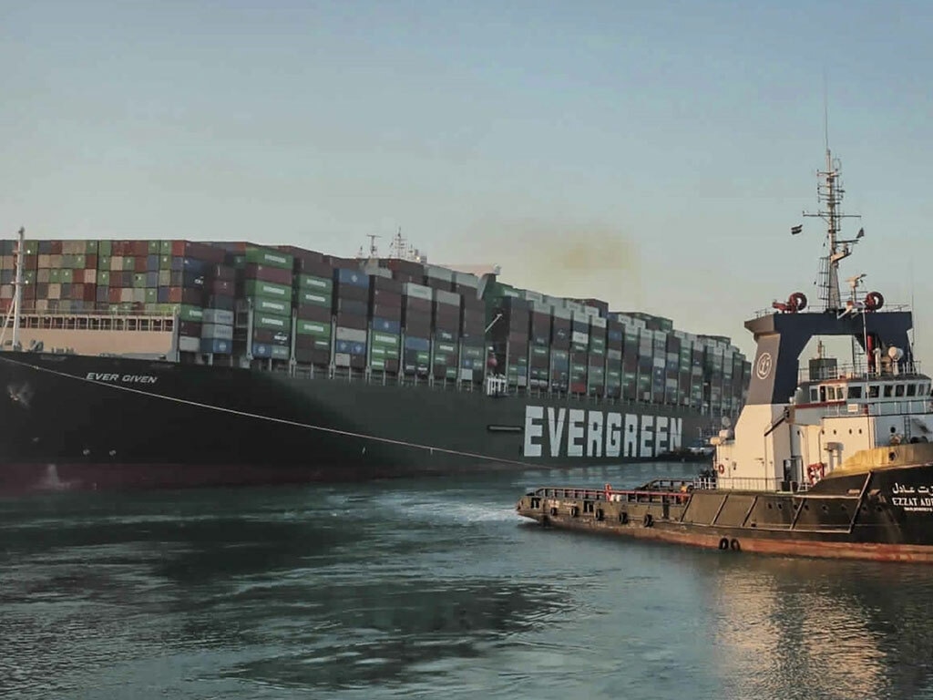 Record cargo shipped through Egypt's Suez Canal last year