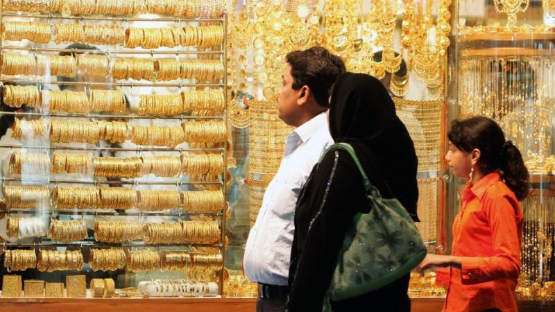 Gold prices surge in Pakistan, reaching new high of Rs261,800 per tola D_Trends