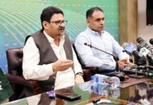 Miftah forecasts pressure on rupee easing within 2 weeks