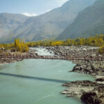 indus-river-flowing-through-mountainous-area-in-pakistan-free-photo