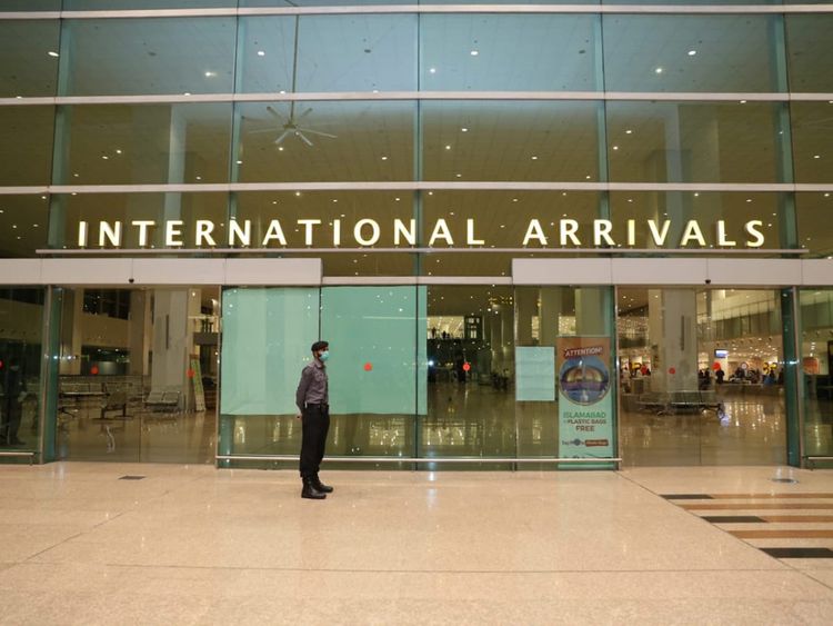 Senate panel orders streamlining forex disclosure process at airports