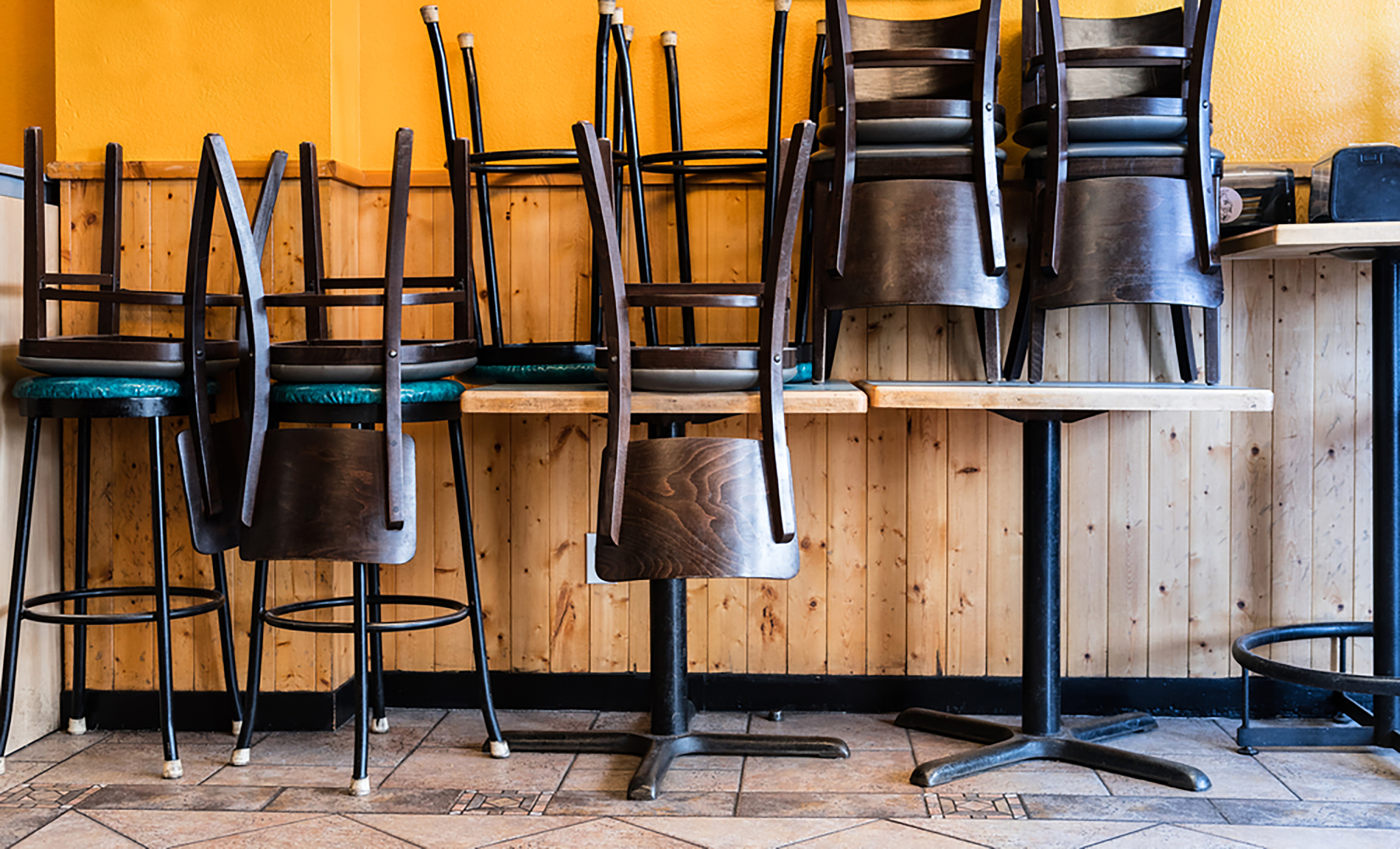 Taking the heat for the smog, restaurateurs clap back