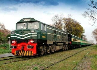 Pakistan railways earns Rs3.95 billion from cargo and luggage van operations over three years