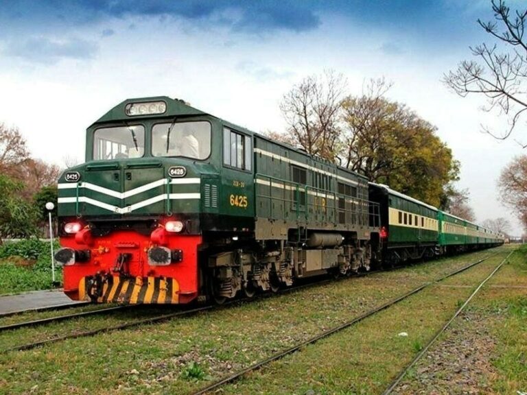 Pakistan Railways to run five special trains for Eid al Adha travelers
