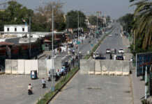 Pakistan’s deepening political crisis douses hopes for IMF relief