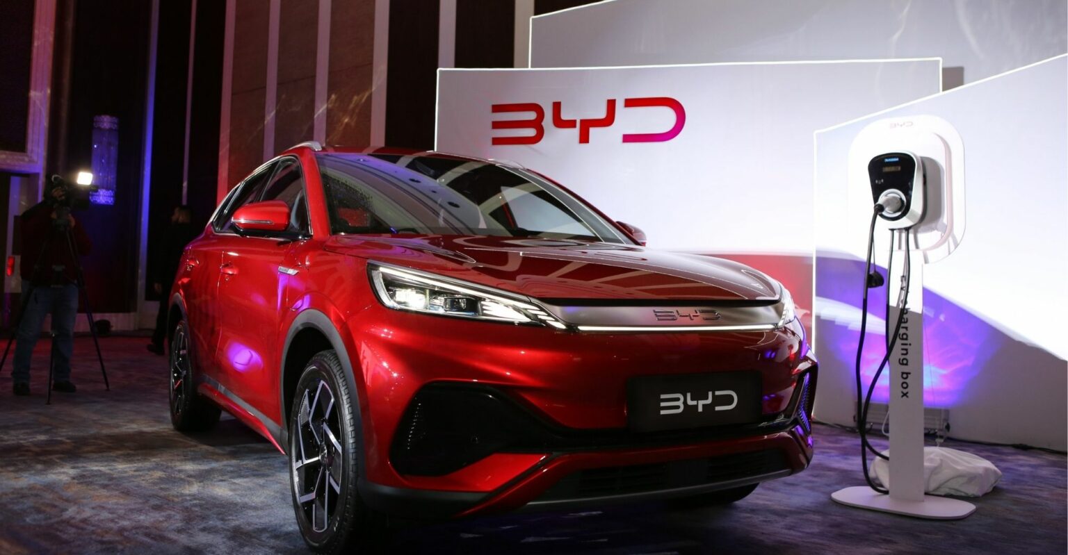 Chinese giant BYD shows interest in Pakistan's electric vehicle sector ...