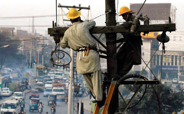 DISCOs lead the way for power sector’s Rs321bn in losses 