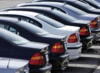 Industry raises concerns as imported used cars account for 20% of market share in Pakistan