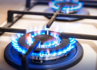 Govt moves to quarterly gas tariff revisions to curb circular debt, align sector with power model
