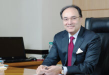 Shehbaz surrenders ECC chairmanship to Aurangzeb