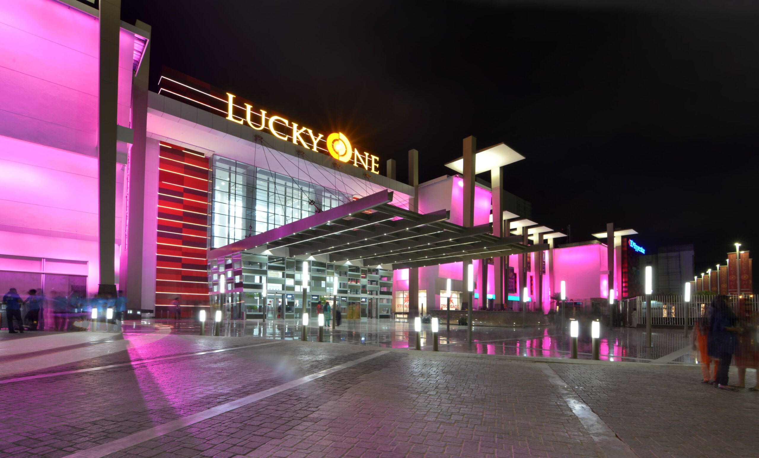 How the building of Lucky One Mall became a case study in the ...