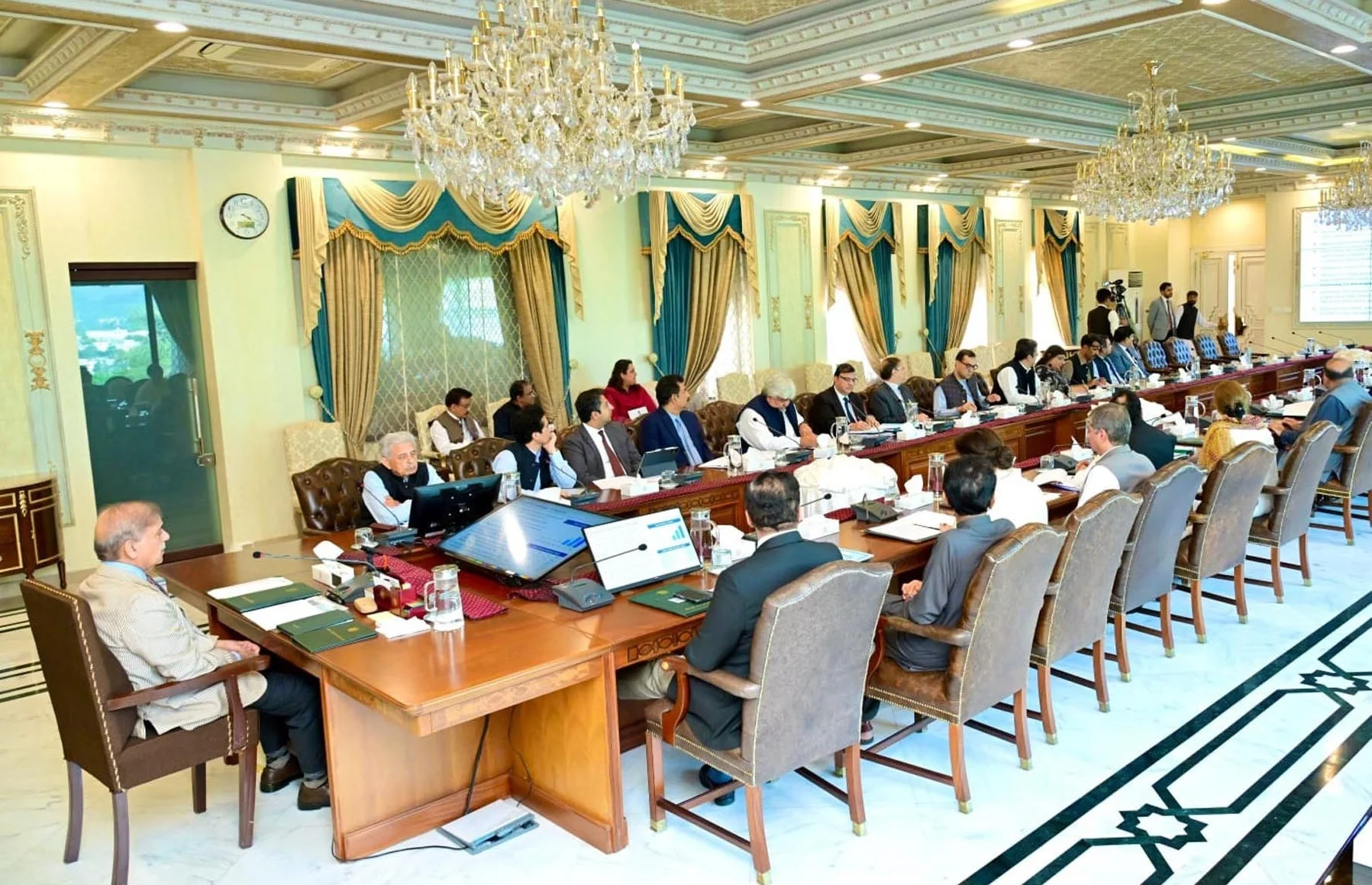 PM directs framework for electric vehicles by November