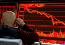 Asia stocks take a breather for earnings, rate calls