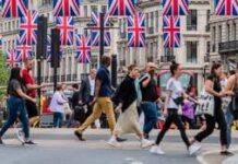 UK government approves 4.1% rise in minimum wage for 2026