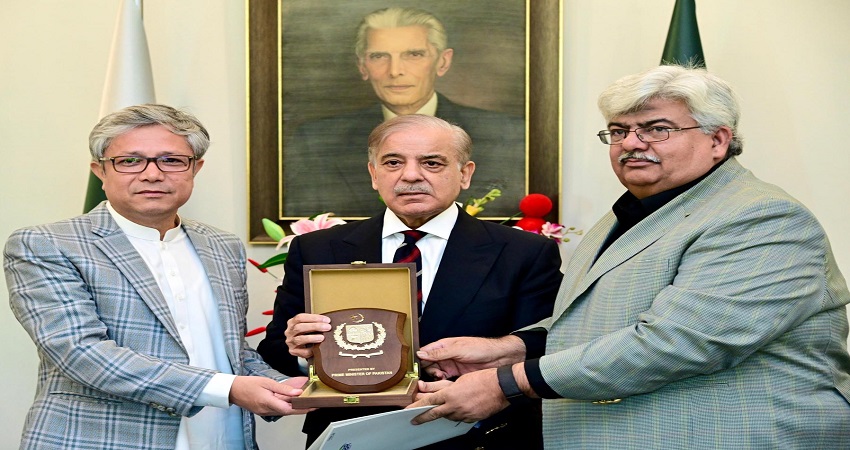 PM awards Rs5 million to FBR officer for uncovering tax fraud
