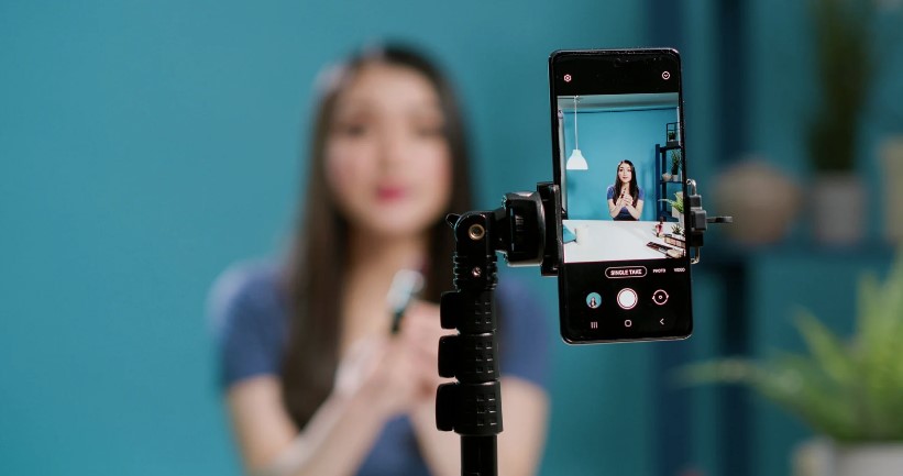 FBR pulls YouTubers, TikTokers out of reduced IT export regime; Imposes 5% minimum tax