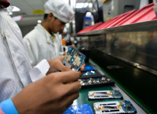 Govt readies mobile manufacturing policy, seeks final stakeholder input