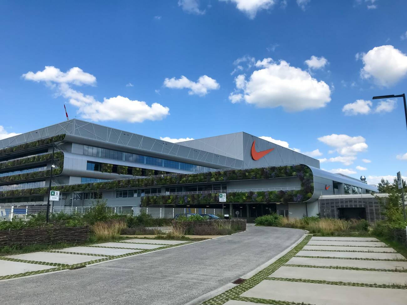 Nike focuses on comeback after tough year