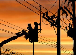 DISCOs seek fixed charges on solar net metering to recover losses amid electricity tariff concerns