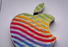 Apple shareholders vote to keep diversity policies