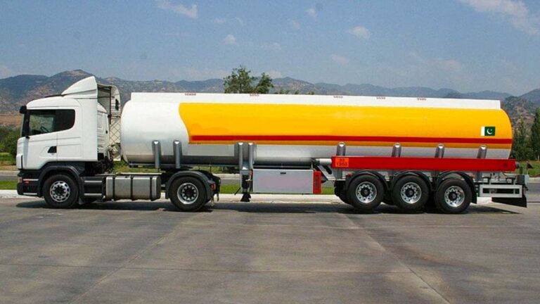 Pakistan Customs seizes 96,000 liters of smuggled diesel