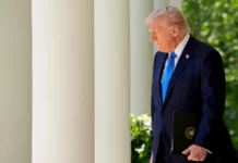 Trump sees low chances of trade deals with EU and Canada