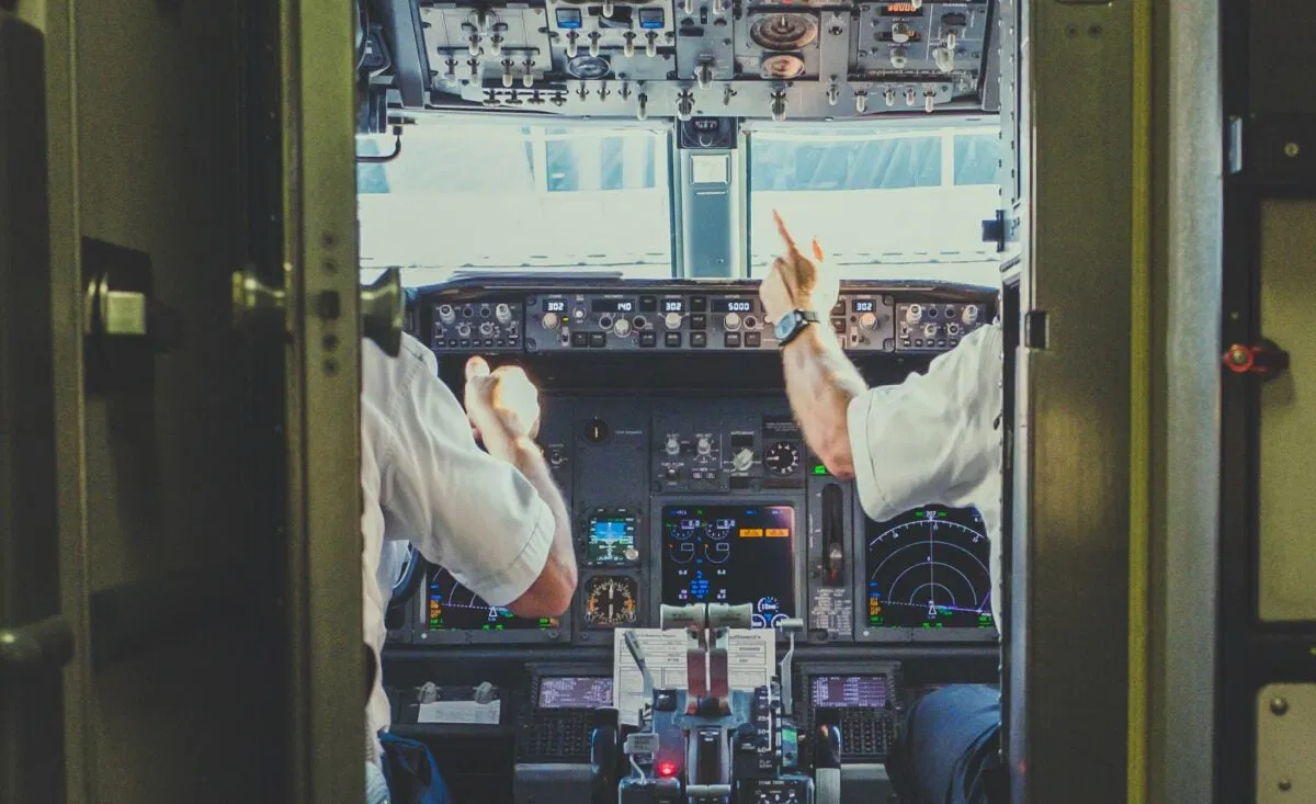 U.S. airlines ask Federal Aviation Administration to delay cockpit barrier rule by two years