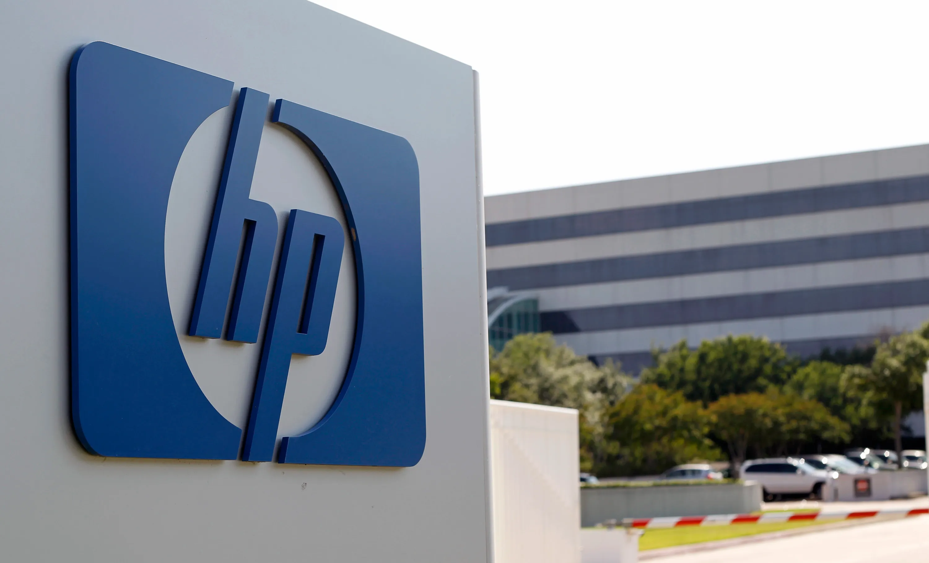 Hewlett Packard wins over £700 million in British software firm deal