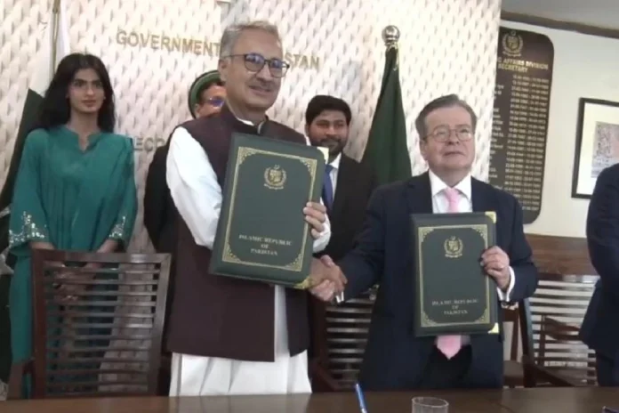 Pakistan, France sign €12 million grant to improve water, sanitation in Punjab